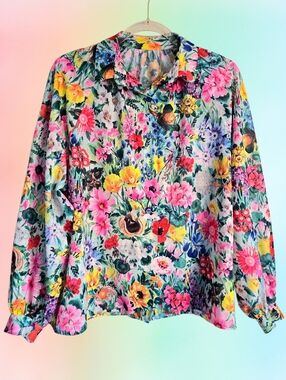 💐Stunning Vintage Colorful Floral Button Up Blouse💐